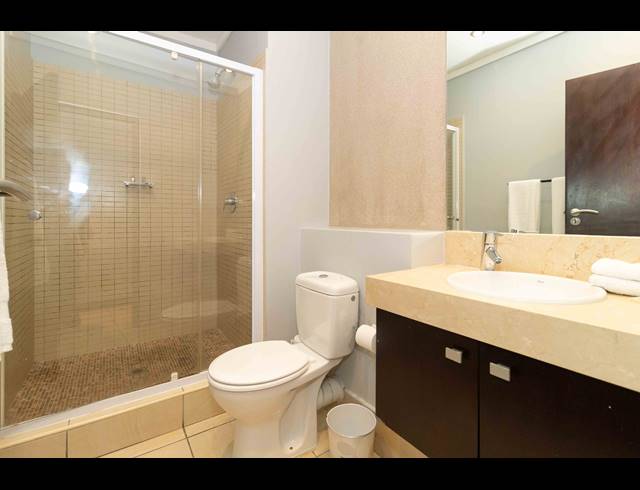2 BEDROOM APARTMENT FOR SALE IN CAPE TOWN CITY CENTRE